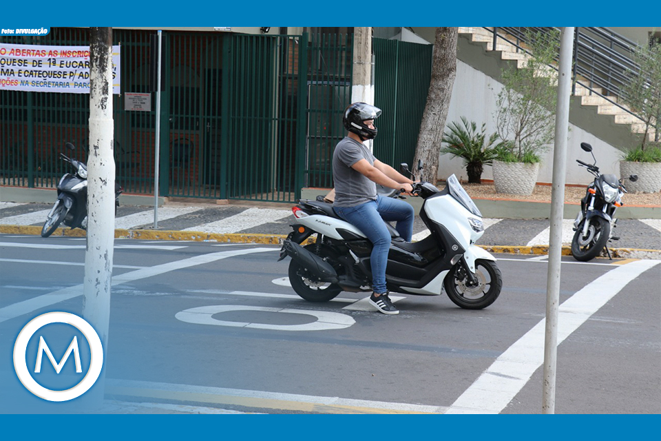 área de segurança para motos