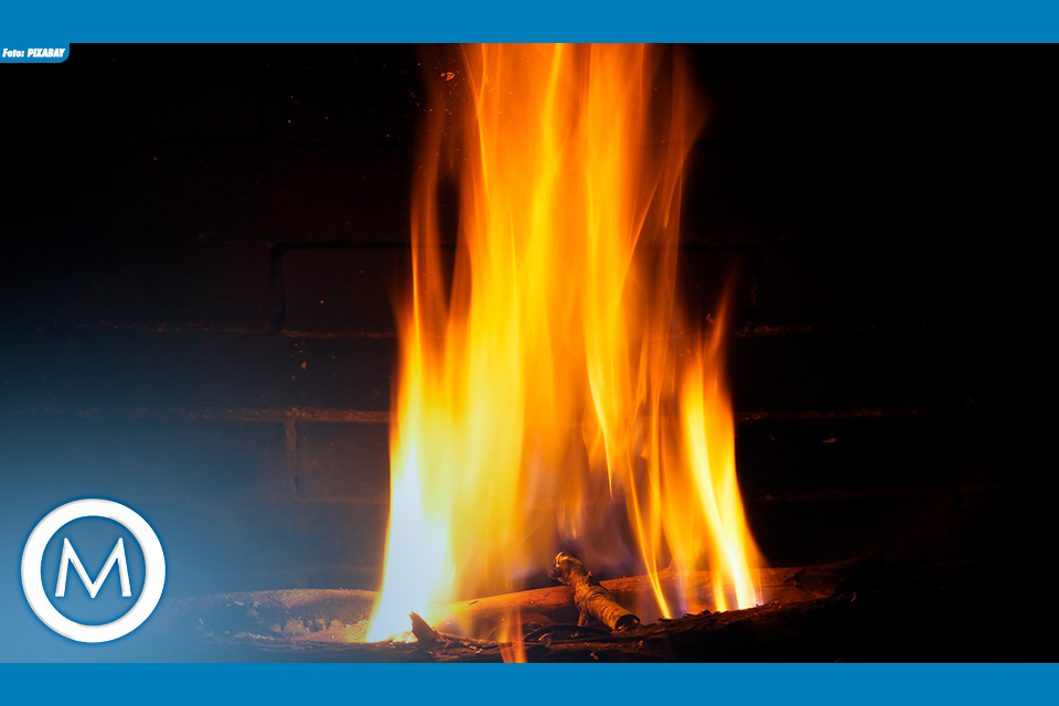 namorada põe fogo na casa