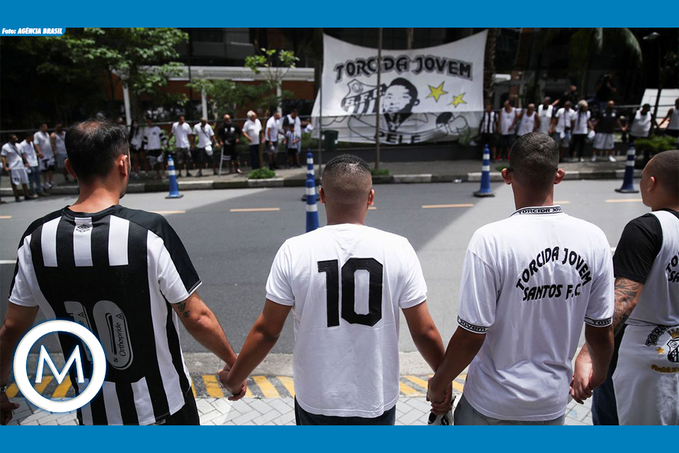 TORCEDORES VAO VER PELÉ