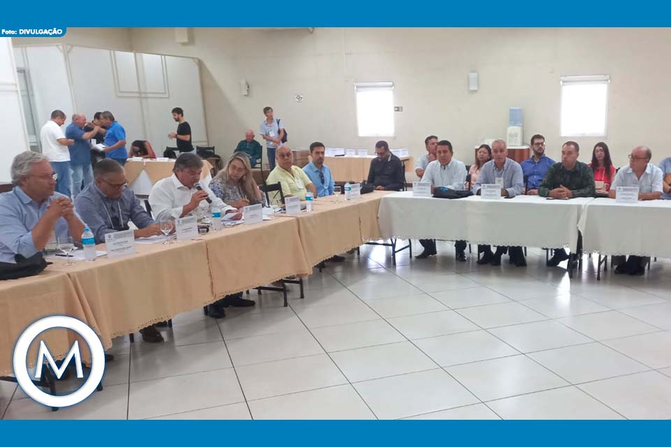 PLENÁRIA REELEGE DANIEL ALONSO