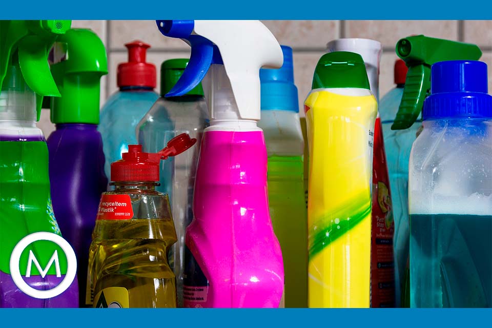 ACIDENTES COM PRODUTOS DE LIMPEZA