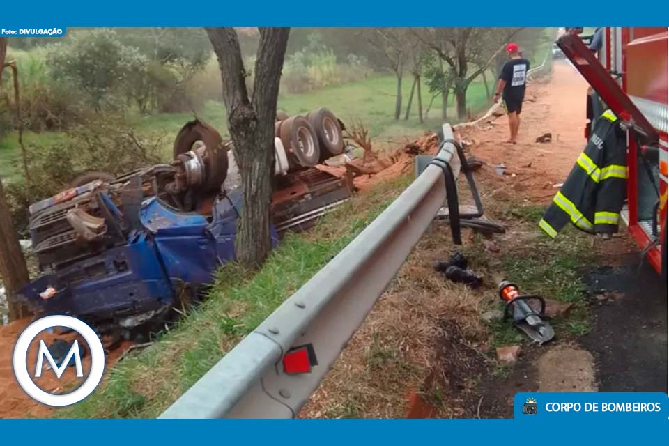 acidente com caminhão em Ourinhos