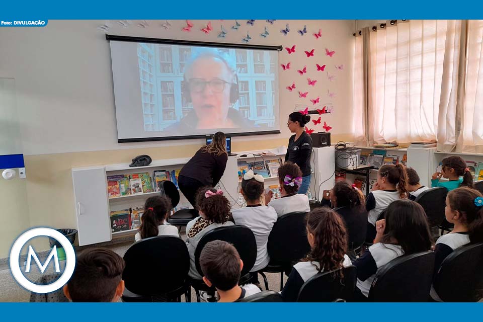 ALUNOS DA EMEF NICÁCIA ENTREVISTAM O ESCRITOR RICARDO AZEVEDO