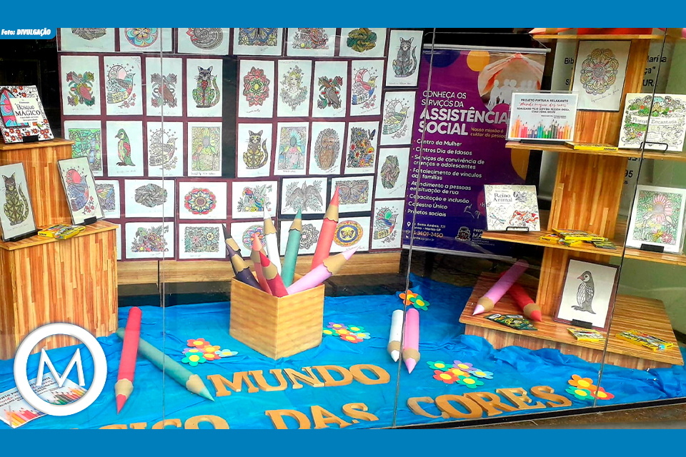 EXPOSIÇÃO MUNDO DAS CORES NA BIBLIOTECA MUNICIPAL