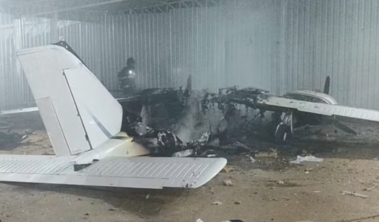 AVIÃO PEGA FOGO EM VERA CRUZ