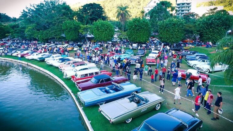 Aguas-de-Lindoia-sedia-o-maior-encontro-de-carros-antigos-da-America-Latina
